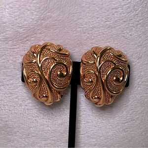 Barrera for Avon Venetian Mist Clip On Earrings